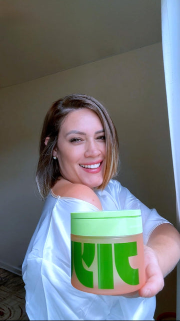 Miria Carvalho with JIYU product